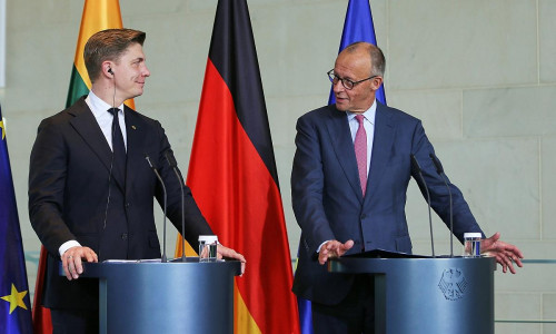 Mindaugas Sinkevicius und Friedrich Merz am 05.10.2026
