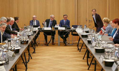 Konstituierende Sitzung der Pflegestrukturkommission am 27.10.2026