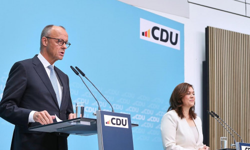 Friedrich Merz und Franziska Hoppermann am 12.10.2026