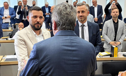 Tobias Rausch bekommt Glückwünsche am 06.10.2026