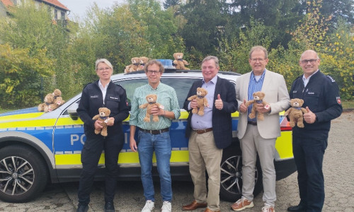 Stephani Gobernack (Beauftragte für Jugendsachen der PI Goslar), Hartmut Weber, Thomas Kregel (beide Harzburger Stiftung), Hans-Heinrich Haase-Fricke (Herrenabend mit Damen) und Martin Görlich (Leiter PK Bad Harzburg)
