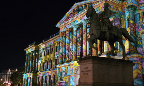 Das Festival of Lights ist gestartet. Elf Orte erstrahlen in buntem Licht.