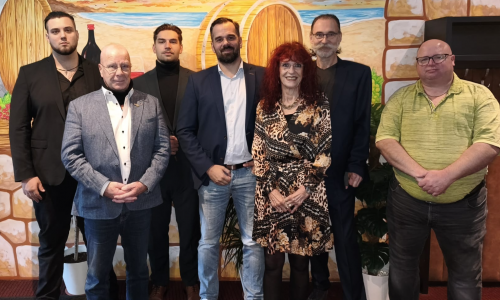 Die neue AfD Fraktion (von links): Vico Reinecke, Uwe Fiest, Lukas Müller Bühnert, Robert Preuß, Monika Hofmann, Ralf Hofmann und Thomas Kratzke.