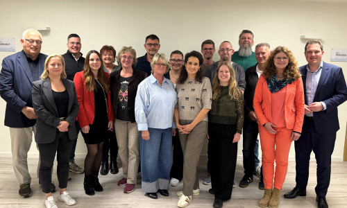 Hintere Reihe v. li: Gunter Wachholz, Tobias Bäustmann, Anja Menzendorf, Hannes Spalink, Emma Lou Menges, Tim Stein, Tobias Umberger, Michael Schrader, Andreas Hoffmann. Vordere Reihe v. li: Kirsikka Lansmann, Anna Fischer, Karen Wachendorf, Christina Petzold, Tanja Kasimzade-Rücker, Christina Reinecke, Brigitte Brinkmann, Philipp Raulfs   