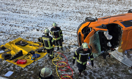 Verkehrsunfall mit eingeklemmter Person in Celle (Archiv)