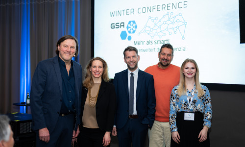 v. l. Rainer Petek (Präsident der GSA), Hanna-Sophie Welker (Geschäftsführerin der GSA), Oberbürgermeister Dennis Weilmann, Ralf Schmitt (Vizepräsident der GSA) und Sophie Angermann (WMG) bei Eröffnung der Winter Conference der German Speakers Association