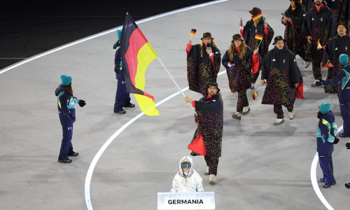 Deutsches Team bei der Eröffnungsfeier der Winter-Olympiade 2026