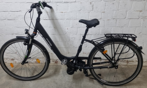 Dieses Fahrrad wurde Polizisten angeboten. Der rechtmäßige Eigentümer wird gesucht.