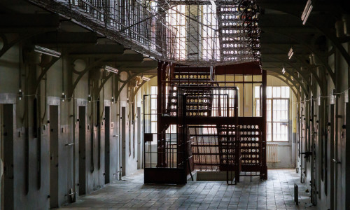 Die ehemalige JVA Rennelberg steht zum Verkauf.