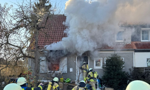 In einem Reihenhaus in Schöningen ist am gestrigen Nachmittag ein Feuer ausgebrochen.