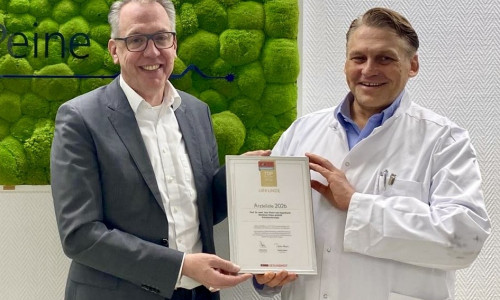 Geschäftsführer Dr. Dirk Tenzer (li.) und der Chefarzt Prof. Dr. Lars Victor von Engelhardt.