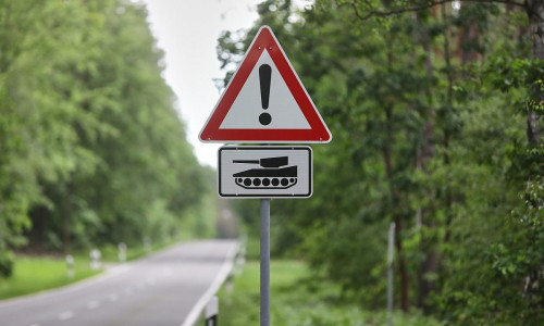 Warnung vor Panzern (Archiv)