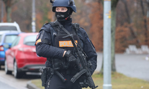 Auch eine Spezialeinheit der Polizei kam beim Amok-Alarm im Februar in Salzgitterzum Einsatz.