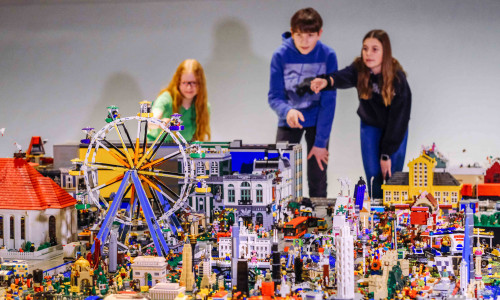 Besucher sind bei der Ausstellung auch zum Mitmachen eingeladen.