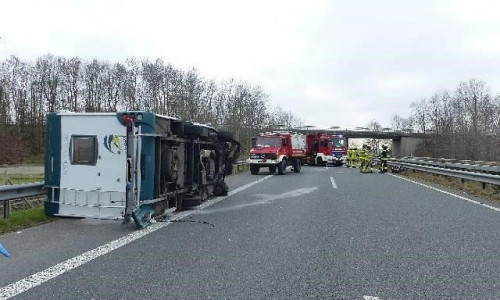 Wohnmobil überschlägt sich (Archiv)