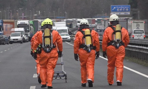 Die Feuerwehr an der Einsatzstelle (Archiv)
