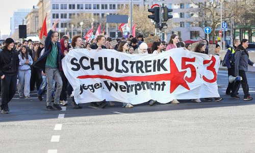 Schüler-Demo gegen Wehrdienstpläne am 05.03.2026