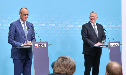 Friedrich Merz und Gordon Schnieder am 23.03.2026