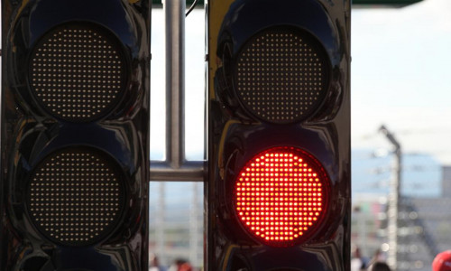 Ampel an einer Formel-1-Boxengasse (Archiv)