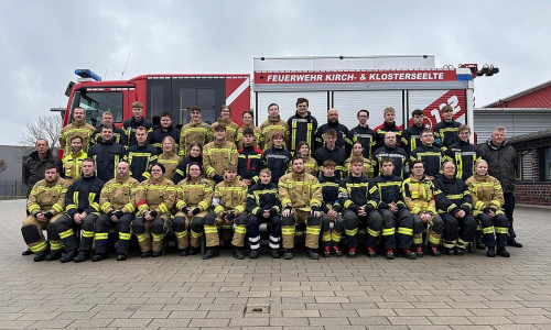 Erfolgreicher Abschluss der Grundausbildung bei der Feuerwehr  (Archiv)