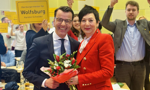 Dr. Karsten Schneider mit Immacolata Glosemeyer.