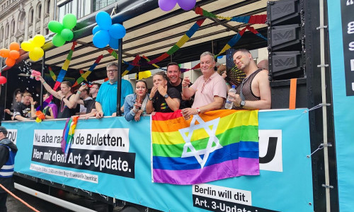 LSU-Wagen bei Parade zum Christopher-Street-Day (Archiv)