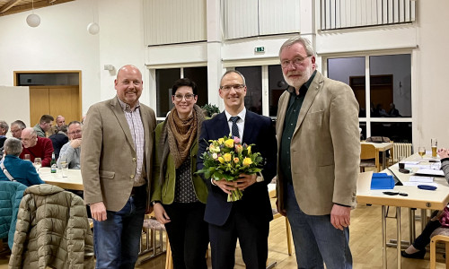 Von links: Holger Bormann, Sarah Grabenhorst-Quidde, Dr. Christian Schieder, Karl-Heinz Müller.