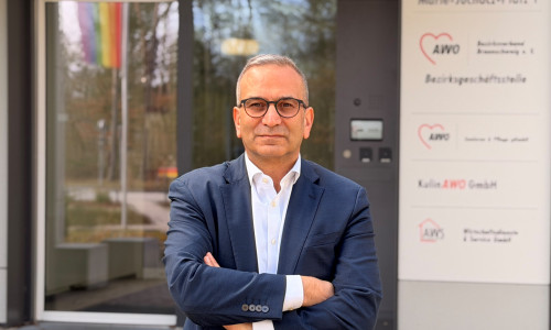 Rifat-Fersahoglu-Weber, Vorstandsvorsitzender des AWO-Bezirksverbandes Braunschweig e.V., fordert eine Veränderung struktureller Rahmenbedingungen für mehr Geschlechtergerechtigkeit.