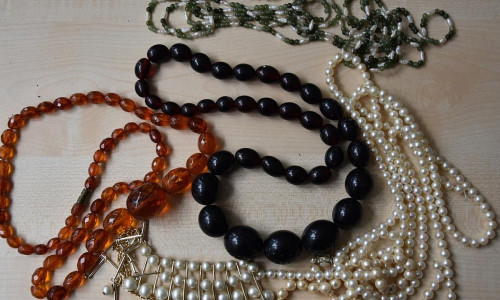Bei Aufräumaktion Schmuck gefunden (Archiv)