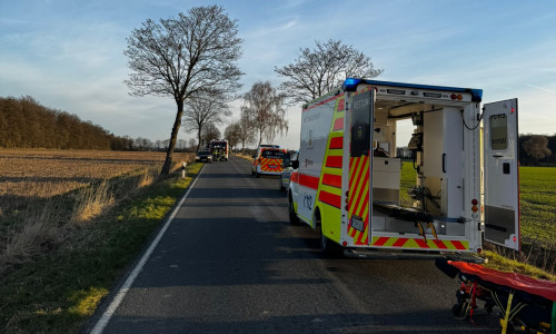 Die Straße musste für den Einsatz voll gesperrt werden.