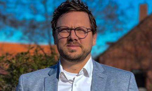 Frederick Meyer kandidiert für das Amt des Samtgemeindebürgermeisters Bürgermeister der Gemeinde Isenbüttel.