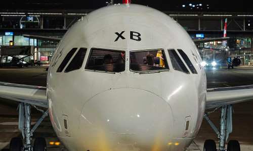 Piloten im Cockpit (Archiv)