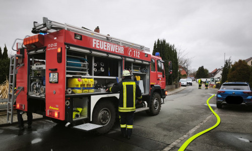 Die Feuerwehr hatte in der Lerchenstraße in Rühen reichlich zu tun.