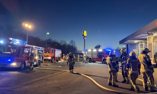 Am Freitag musste die Feuerwehr zu einem Brand an einem Supermarkt ausrücken.