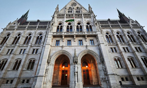 Ungarns Parlament (Archiv)