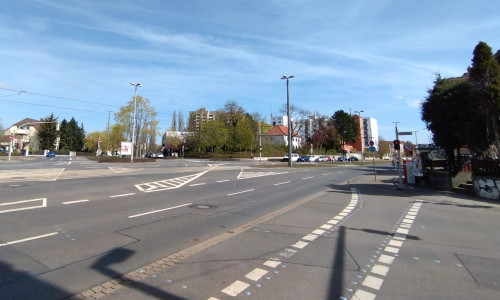 Hier folgt für Radfahrer an der Berliner Straße gleich ein äußerst schmaler Abschnitt (Archivbild).