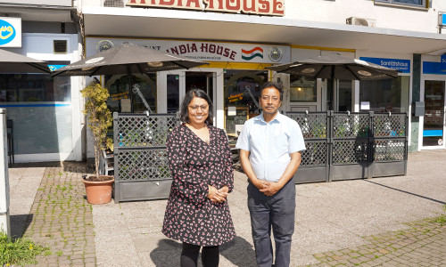 Shrabani Mazumder und ihr Mann Shyamal Das betrieben seit 20 Jahren das India House am Hagenmarkt in Braunschweig. Doch die Baustellen macht den Gastronomen zu schaffen.