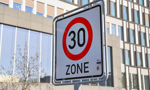 Tempo-30-Schild (Archiv)