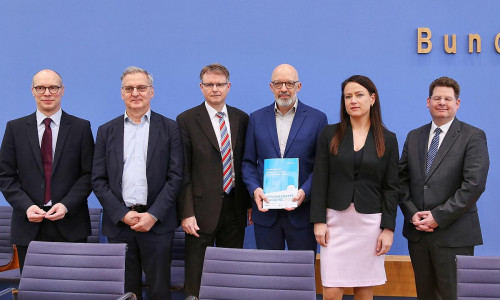 Gemeinschaftsdiagnose der Wirtschaftsforschungsinstitute Frühjahr 2026 am 01.04.2026