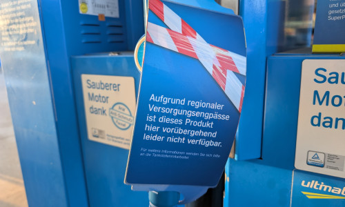 An einer Tankstelle in Wolfenbüttel gibt es bereits erste Versorgungsengpässe.