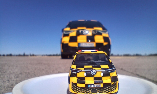 Das Original und das detailgetreue Modell.