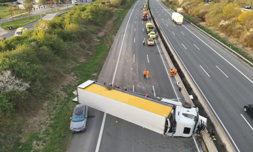 Auf der A7 kam es am heutigen Donnerstag zu einem schweren Unfall.