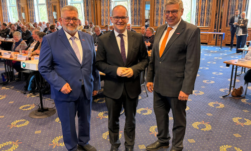 Präsident der Handwerkskammer Braunschweig-Lüneburg-Stade Detlef Bade, Niedersachsens Wirtschaftsminister Grant Hendrik Tonne, Präsident der Handwerkskammer Hildesheim-Südniedersachsen Delfino Roman.