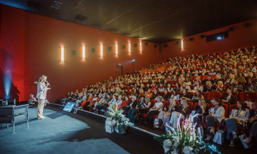 Rund 350 Unternehmerinnen und Frauen in Führungspositionen aus Wolfsburg und der Region nahmen teil.