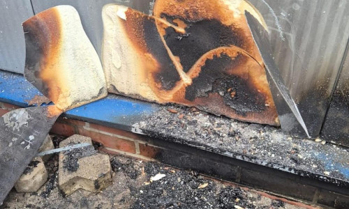 Fassadenbrand Sporthalle Hundsmühlen (Archiv)