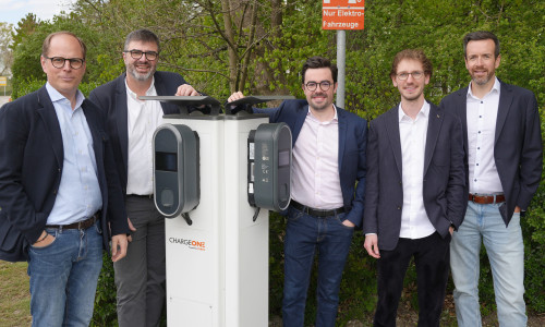  Dr. Albrecht Kindler (GF und CFO, CUBOS), Klaus Holzhauser (ChargeOne), Oskar Klaes (CCO, CUBOS), Maximilian Wille (Chief of Staff, CUBOS), Philipp Breuer (ChargeOne)