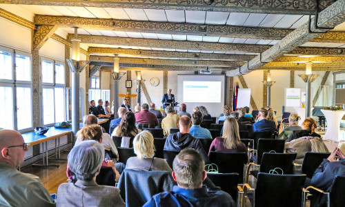Rund 40 Besucherinnen und Besucher kamen zum Rathausdialog