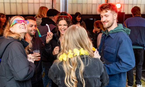 Ab 19 Uhr wird beim Campustag der Ostfalia der Innenhof zur Tanzfläche.