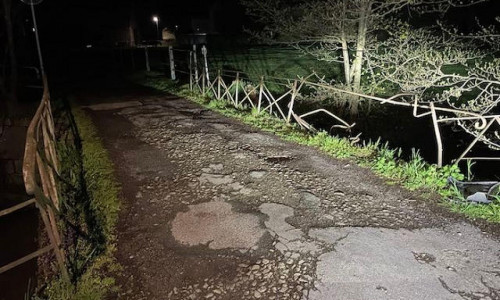 beschädigtes Geländer (Archiv)