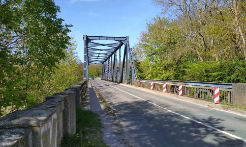 Die Brücke über den Mittellandkanal ist in einem schlechten Zustand.